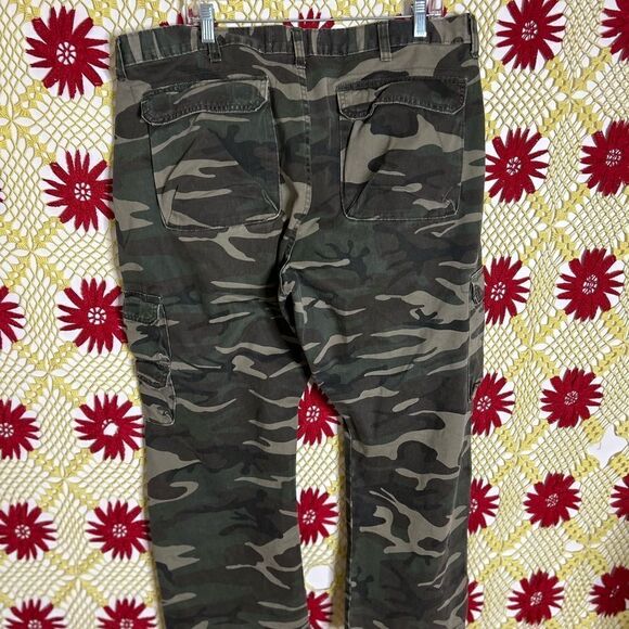 WRANGLER Jeans Cargo Camo Pants / Size 40 X 28 - Picture 4 of 15